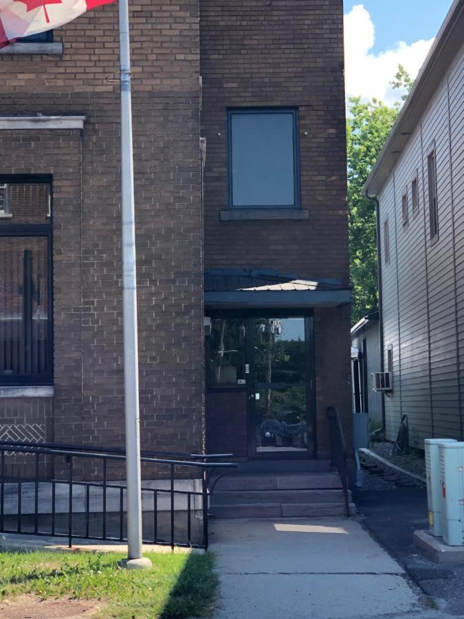 Sutton - Condo Au Coeur Du Village Екстериор снимка